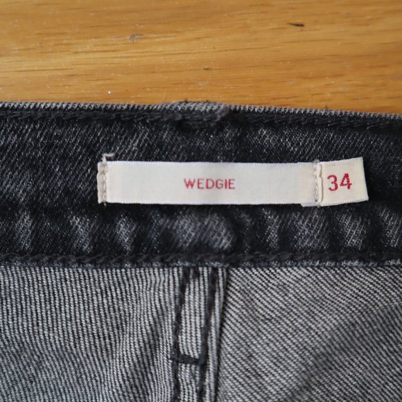 Levi's Women's Gray Jeans (Wedgie) - Picture 9 of 10